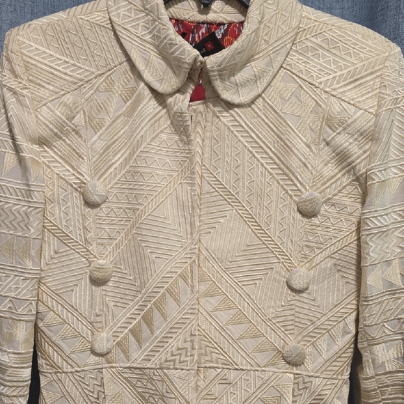 Luxurious Cream Brocade Textured Women's Blazer By Khaadi Size 10 - Picture 3 of 16